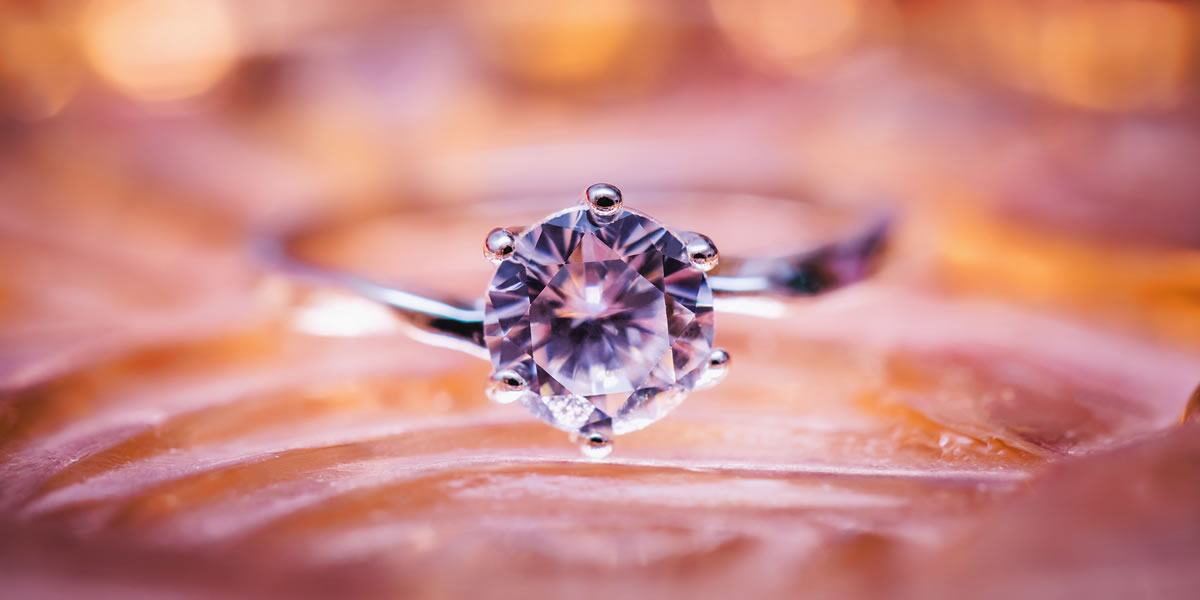 Engagement ring. Image credit: Pexels.